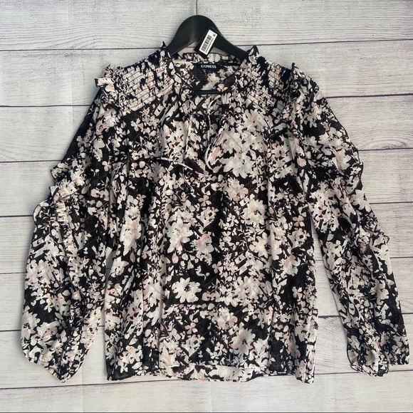 EXPRESS Metallic Floral Ruffle Top - Picture 3 of 16